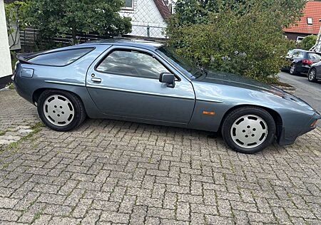 Porsche 928 S