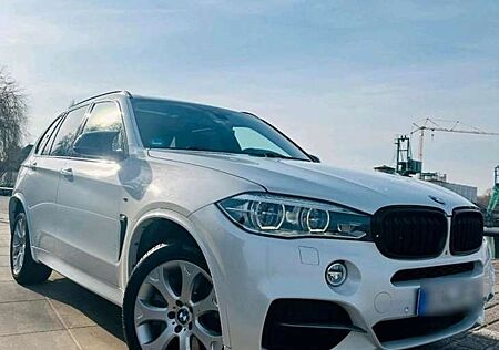 BMW X5 M X5 M50d (F15) – Mineralweiß Metallic