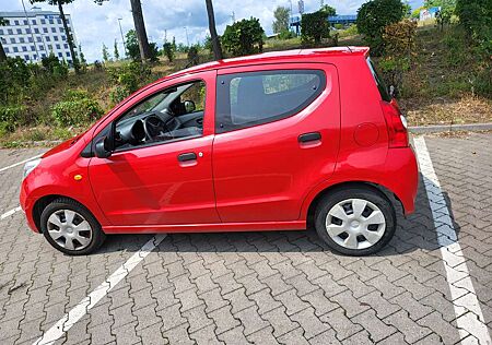 Suzuki Alto Gut erhalten.Stadtflitzer.Aus 2Hand .TÜV 02/27