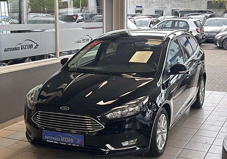 Ford Focus Turnier 1. Hand AHK PDC Navi Tempo. Sitzhe