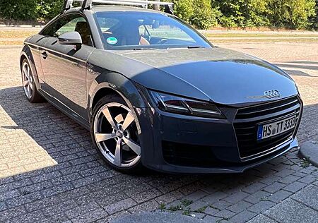 Audi TT Coupe 2.0 TDI ultra+Sommer/Winter Reifen