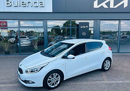 Kia Cee'd Ceed / CEED 5 1.4 Dream Team PREMIUM+ NAVI AWR