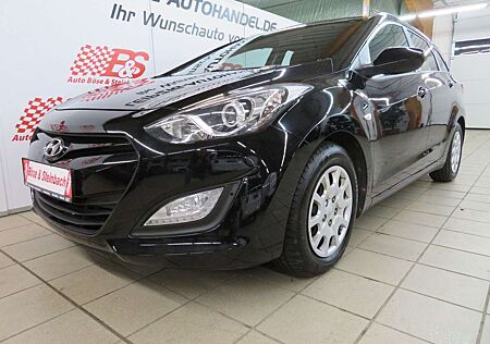 Hyundai i30 cw Advantage*AHK*PDC*Klima*Temp*SHZ*