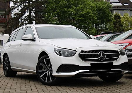 Mercedes-Benz E 300 de 4Matic T/1.Hd/ACC/Standhg/Klima/Navi/Kam