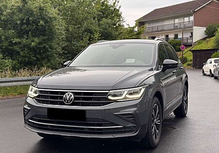 VW Tiguan Volkswagen 1.5 TSI OPF DSG ACTIVE