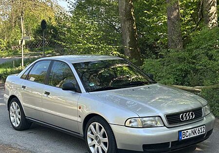 Audi A4 1.6 / TÜV NEU ! / Funktioniert TOP