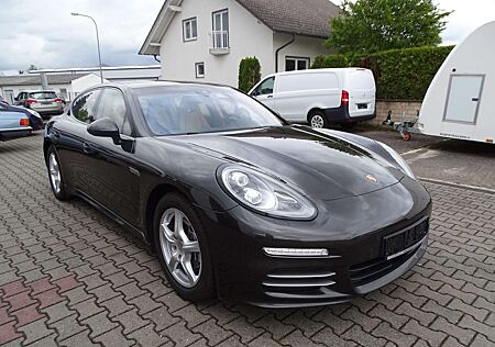 Porsche Panamera 4 PDK, Leder Beige, GSHD, Navi, Bi-Xenon, AHK, 18