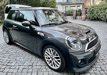 Mini Cooper SD JCW | Works | 17 Zoll | BiXenon | Navi | Pano