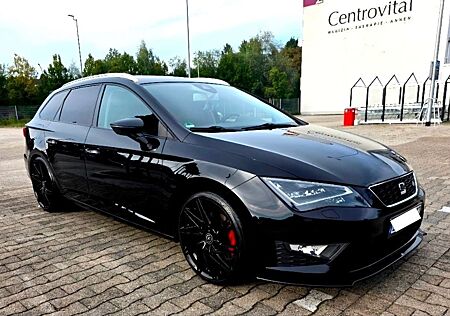 Seat Leon ST 2.0 TDI FR, Vollleder,Pano,Navi,19 Alu,217 PS