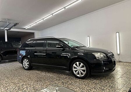 Toyota Avensis Combi 1.8 VVT-i Combi