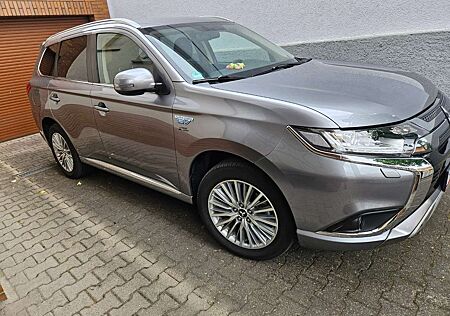Mitsubishi Outlander 2.4 4WD Plug-In Hybrid