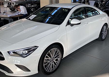 Mercedes-Benz CLA 200