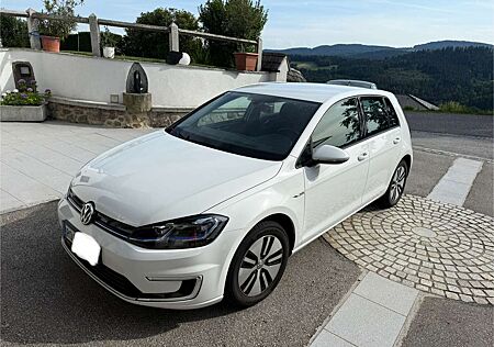 VW e-Golf Volkswagen 35,8kWh Batterie, virtuelles Cockpit, AAC, Navi,