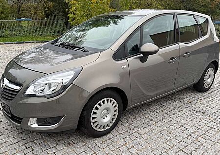 Opel Meriva 1.4 Automatik, AHK, TÜV, INSPK. NEU!