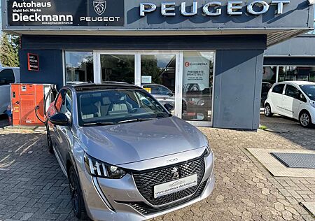 Peugeot 208 PureTech 100 EAT8 GT Pano / Navi