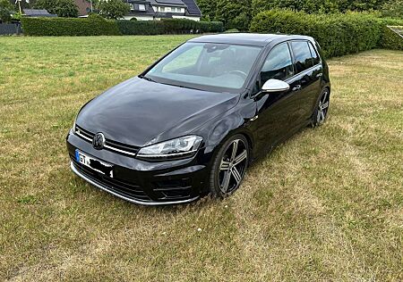 VW Golf R Volkswagen R 4Motion