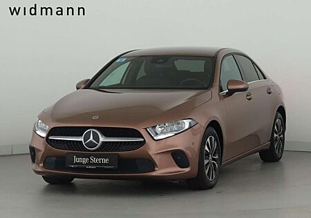 Mercedes-Benz A 180 d Lim Automatik*PTS*Kamera*SpurH*Navi*SHZ*