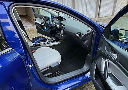 Peugeot 308 BlueHDi FAP 130 EAT8 Stop