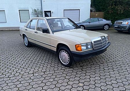 Mercedes-Benz 190 +E