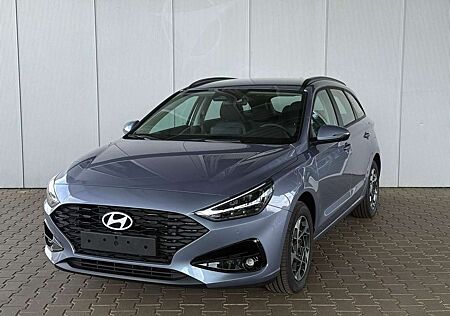 Hyundai i30 Kombi Smart 1.5 GDI / Navi PDC V.&H + Kamera LE...