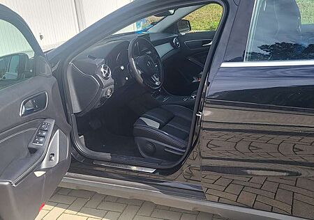 Mercedes-Benz 180 GLA