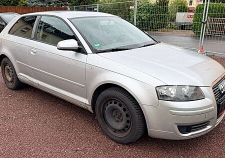Audi A3 1.6 FSI Attraction, Klimaauto., Sitzhzg., ZV