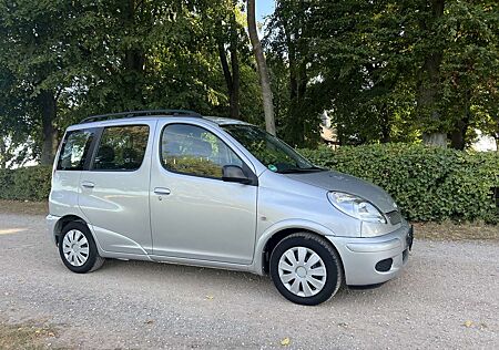 Toyota Yaris Verso 1.5 Sol Top gepflegt ***