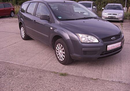 Ford Focus Kombi1.6 16V TÜV 3/27