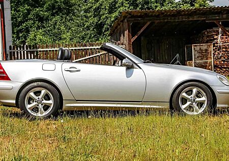 Mercedes-Benz SLK 320 (R 170)