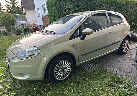 Fiat Grande Punto 1.4 8V Active TÜV 2027