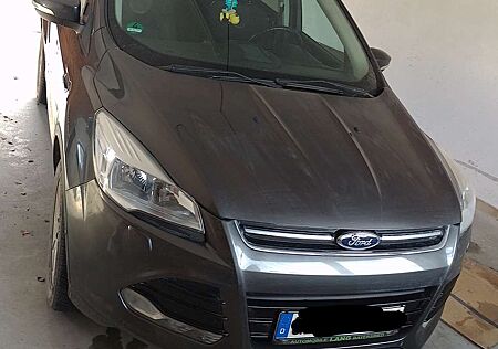 Ford Kuga 2.0+TDCi+4x4+Titanium