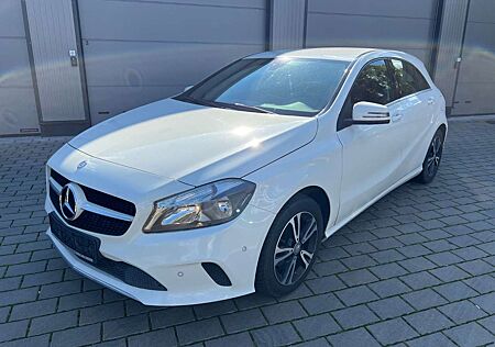 Mercedes-Benz A 180 CDI / d BlueEfficiency NAVI PDC 1. Hand