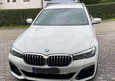 BMW 520d 520 +xDrive+Touring+M-Sport Paket