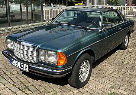 Mercedes-Benz 230 230CE W123