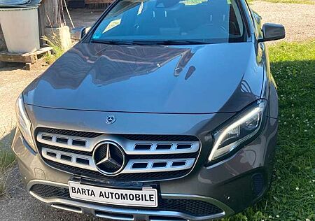 Mercedes-Benz GLA 200 GLA / LED / NAVI / LEDER / KAMERA / AHK