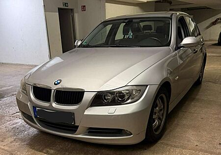 BMW 320i 320 Aut.