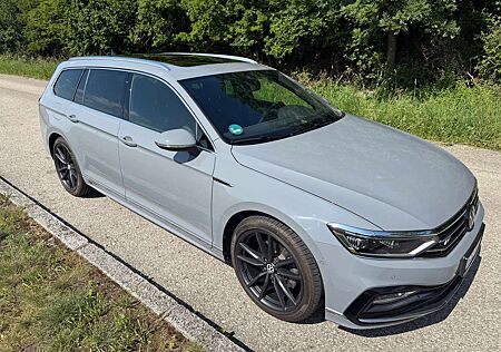 VW Passat Variant Volkswagen 2.0 TDI SCR DSG Elegance