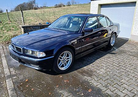 BMW 740 740i Leder Grau Ergositze M Felgen 4,4 Liter Motor