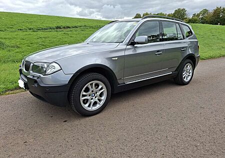 BMW X3 2.5i Xenon, AHK, Pano, Allrad, vieles Neu !!!