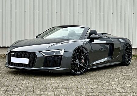 Audi R8 Spyder V10 plus quattro Carbon Service lückenlos
