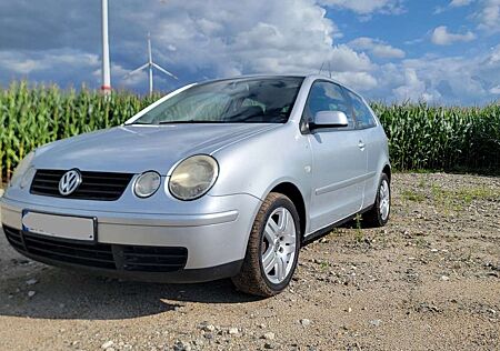 VW Polo Volkswagen 1.4 Cricket 75 PS