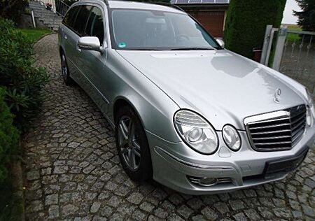 Mercedes-Benz E 220 T CDI Automatik Avantgarde DPF