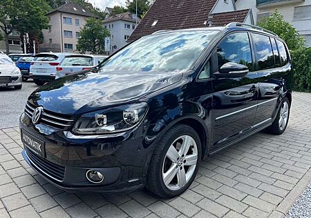 VW Touran Volkswagen Highline AUTOMATIK SHZ AHK PDC HU/06.2027