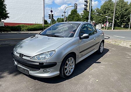 Peugeot 206 *KLIMATRONIC*CABRIO*SHZ*SCHECKHEFT*