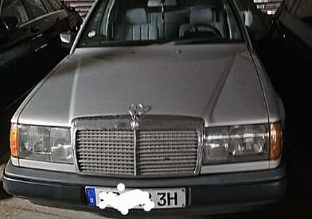 Mercedes-Benz 200 oldtimer