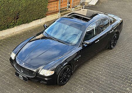 Maserati Quattroporte Deutsches Fahrzeug mit ZF-Getriebe