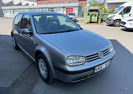VW Golf Volkswagen 1.6 Automatik/Erste Hand/Klima