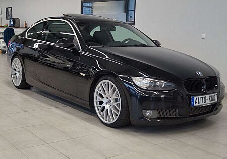 BMW 335 iA Coupe*Navi*Leder*Automatik*Xenon*Glasdach