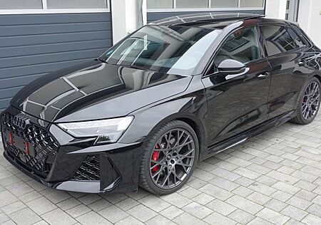 Audi RS3 Sportback Schalensitze 280 Pano AdapFahrwerk