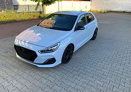Hyundai i30 1.0 /Kamera/Großes Navi/18" Alu